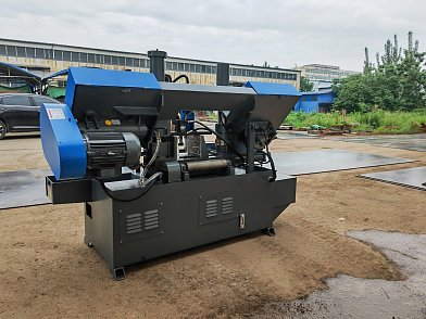 Фото 79 - MetalTec BS 350 CH ленточнопильный станок для резки металла под углом 90°.