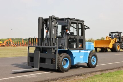 Фото 31 - Вилочный погрузчик TRF D70-3Х.